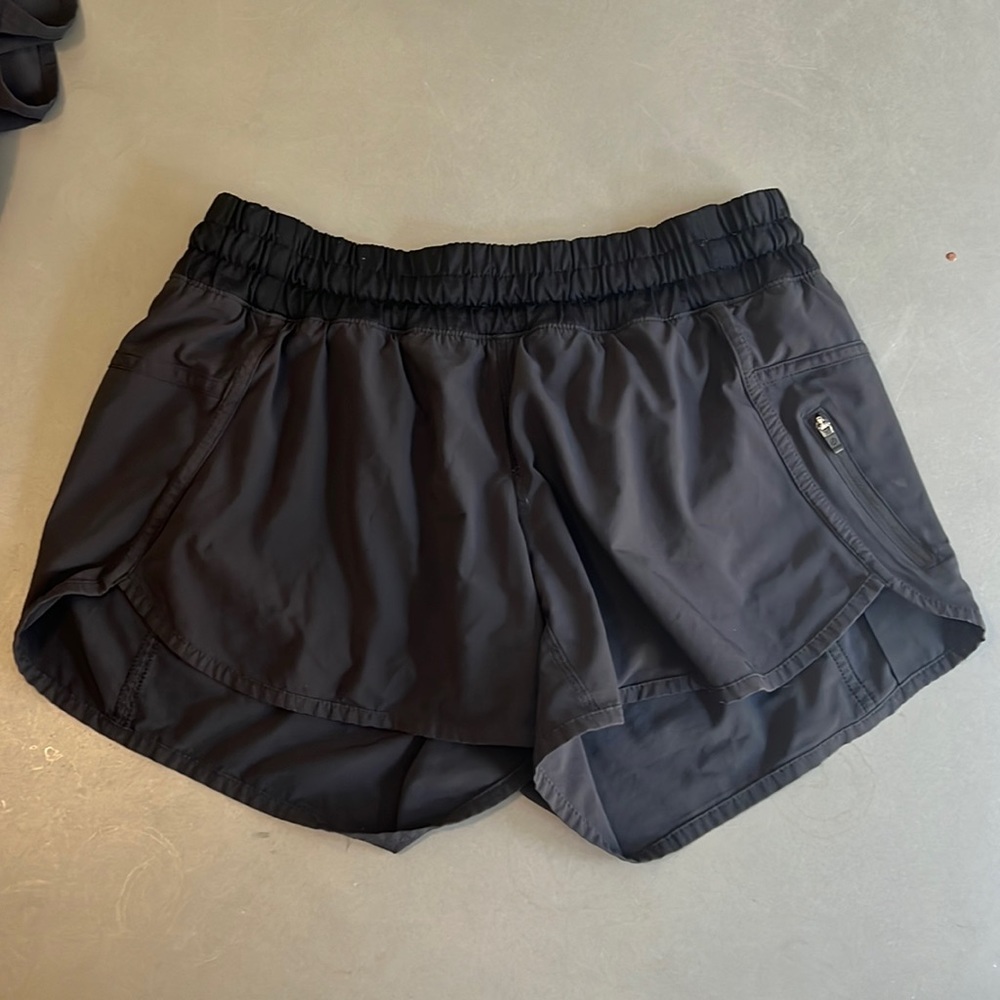 Lululemon tracker shorts